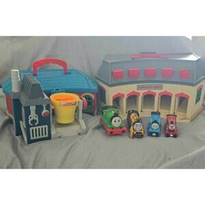 Thomas The Train Round House Smelting Yard Playset With Trains